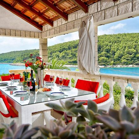 Waterfront Villa With Pool Вела-Лука Экстерьер фото
