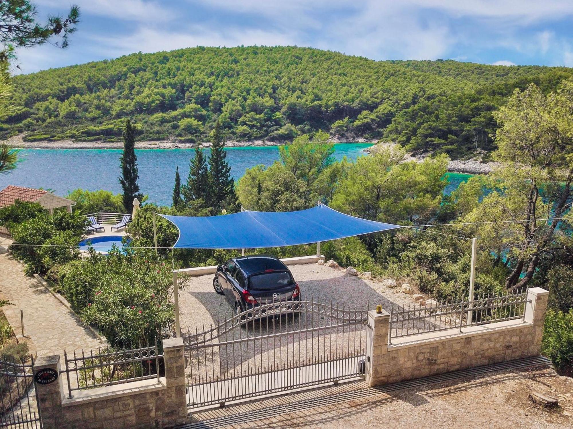 Waterfront Villa With Pool Вела-Лука Экстерьер фото