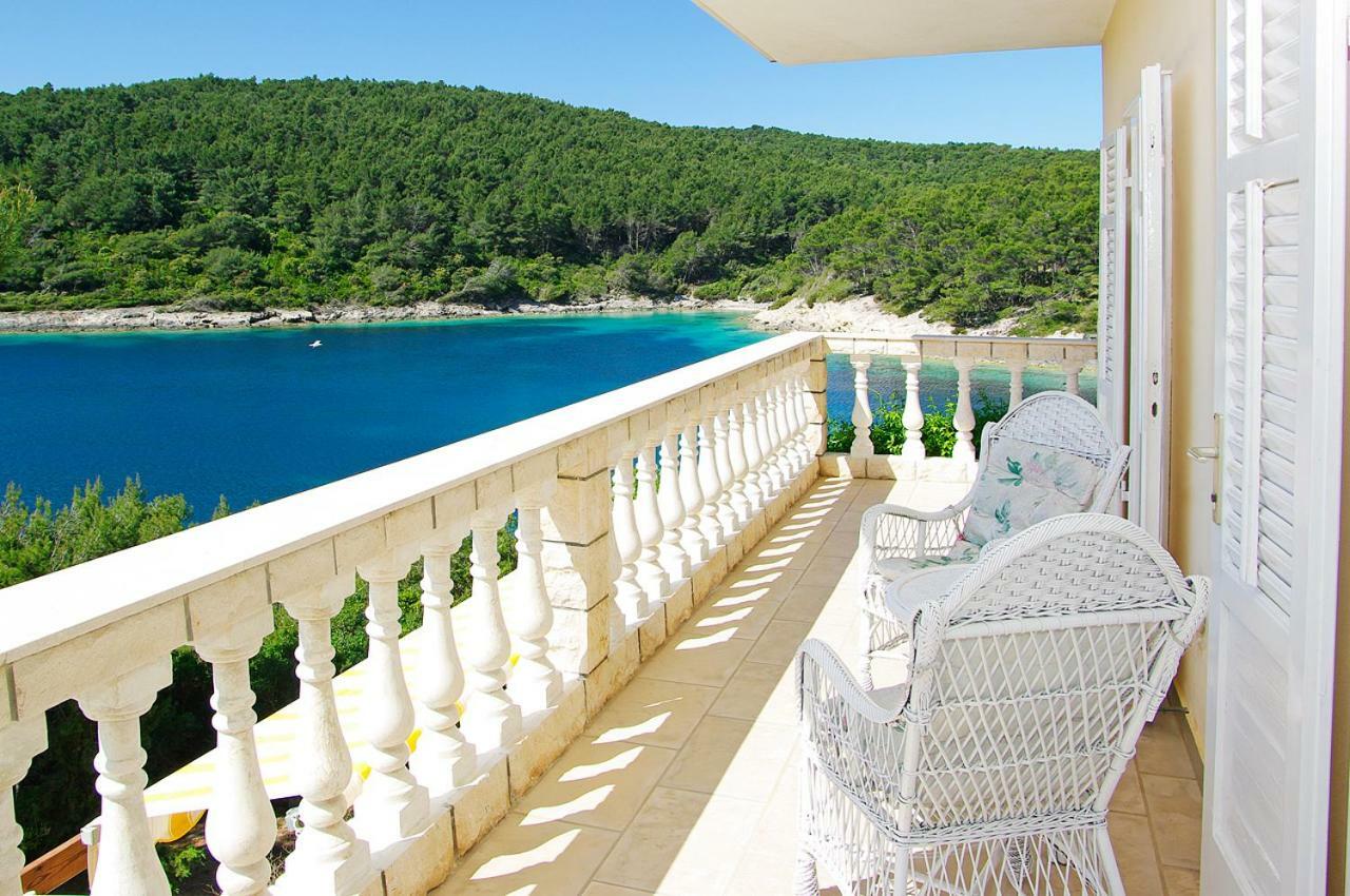 Waterfront Villa With Pool Вела-Лука Экстерьер фото