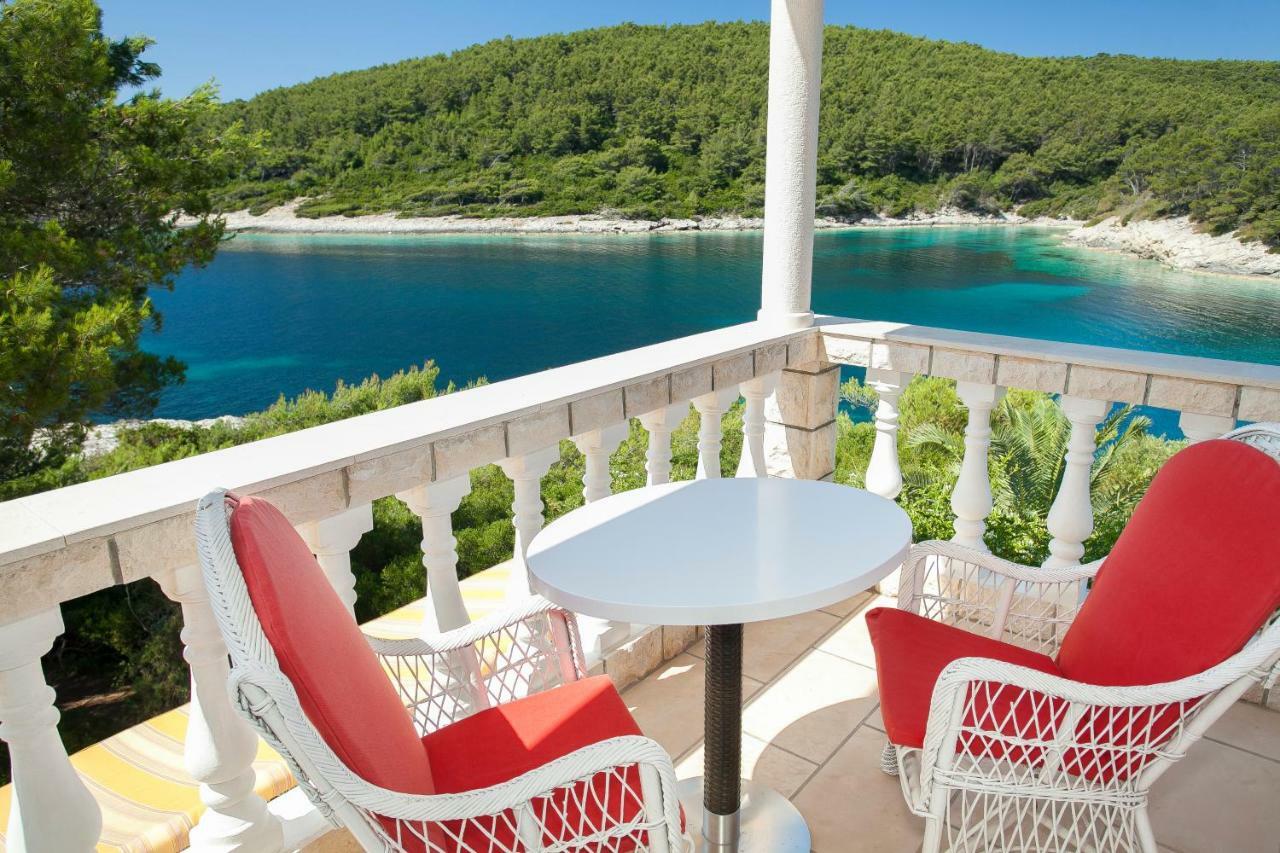 Waterfront Villa With Pool Вела-Лука Экстерьер фото